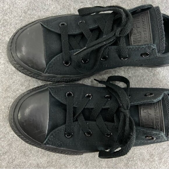 Converse Classic Monochrome Junior Black Low Top Sneakers US Size 3 - Picture 2 of 12